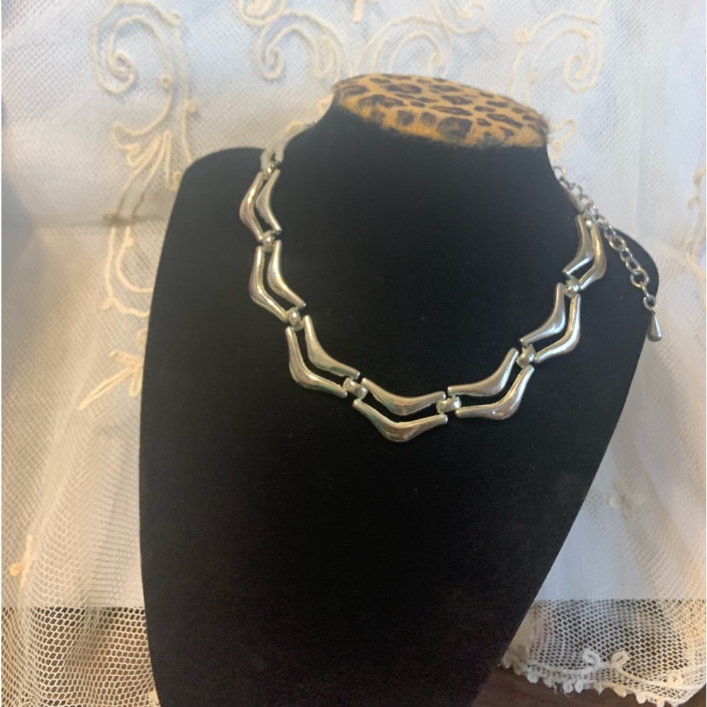 Monet necklace